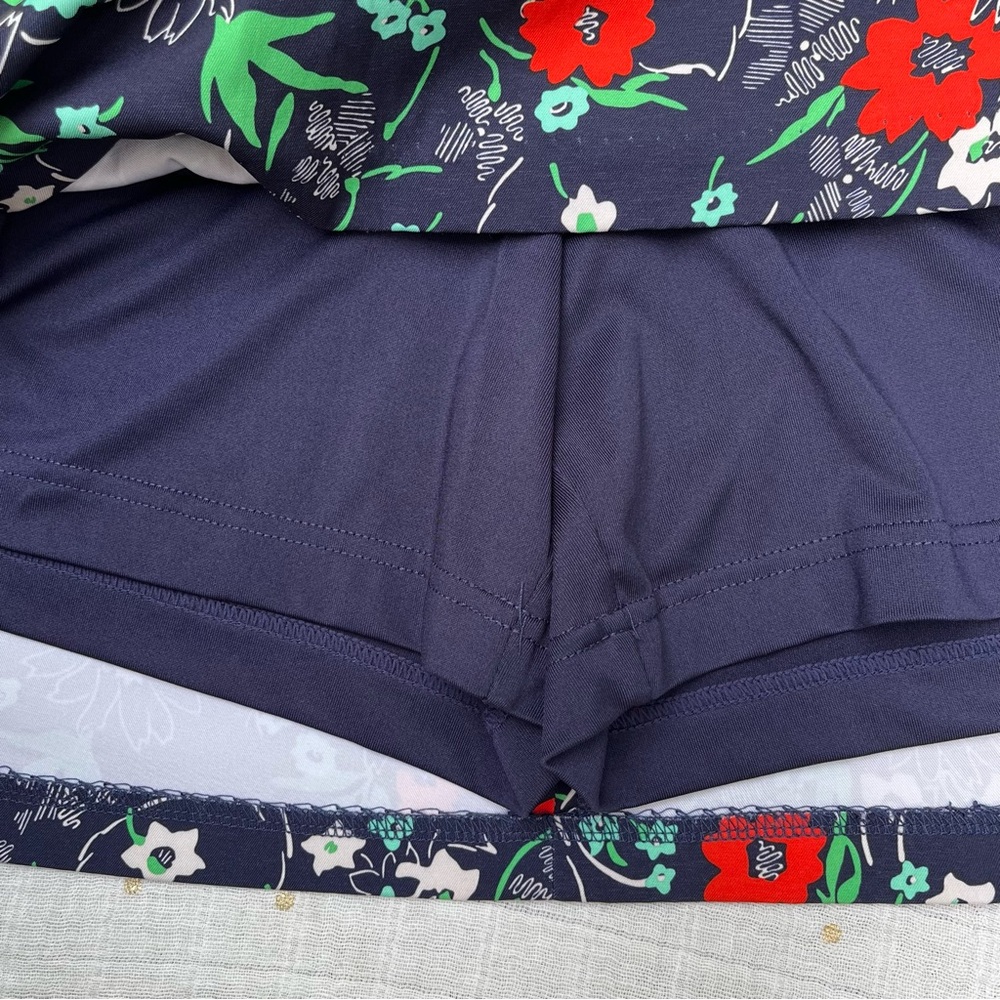 Lady Hagen tennis/golf skort w/pockets, pretty floral pattern - Picture 5 of 7